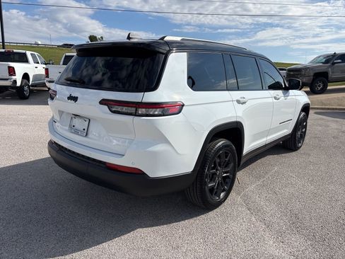 New 2025 Jeep Grand Cherokee L Limited image 5