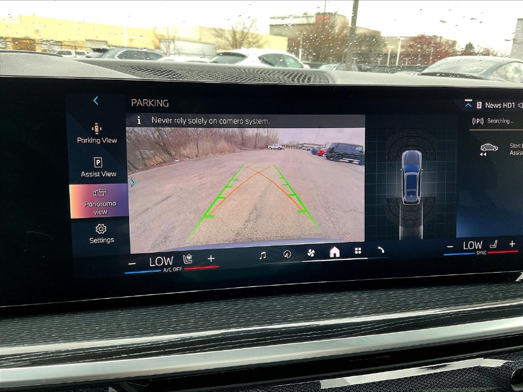 Used 2024 BMW X7 xDrive40i w/ M Sport Package AWD/4WD image 14