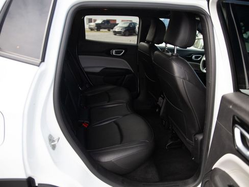 Used 2025 Jeep Compass Limited image 22