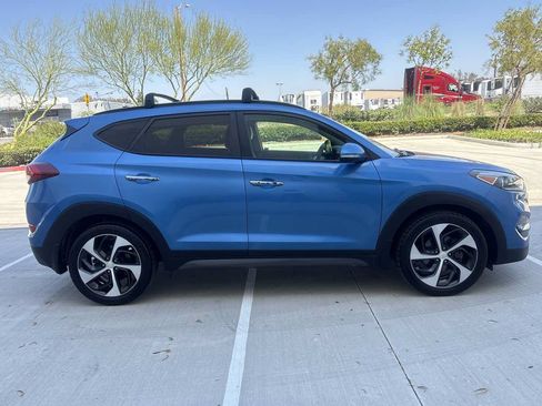 Used 2016 Hyundai Tucson Limited w/ Option Group 03 FWD image 2