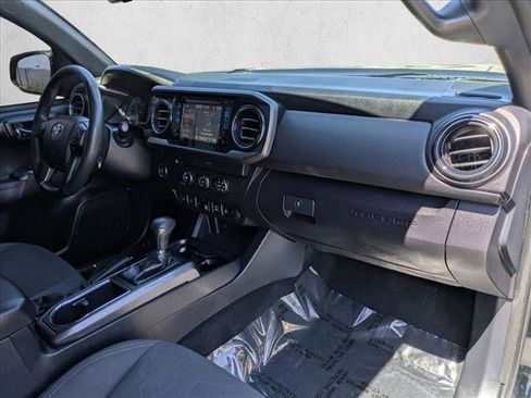 Used 2019 Toyota Tacoma TRD Off-Road w/ Technology Package RWD image 20