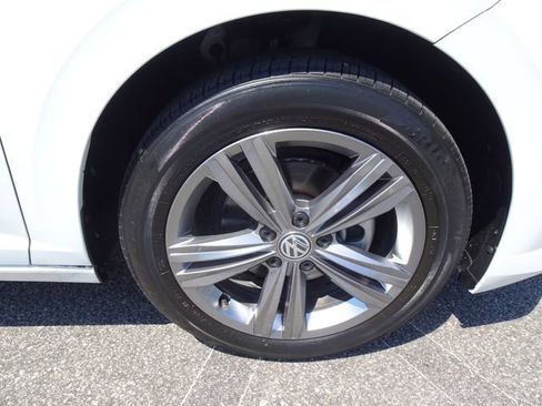 Used 2019 Volkswagen Jetta R-Line FWD image 32