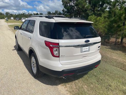 Used 2014 Ford Explorer XLT FWD image 8