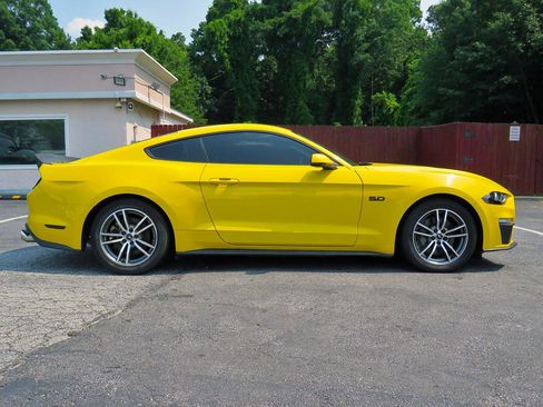 Used 2018 Ford Mustang GT Premium RWD image 6