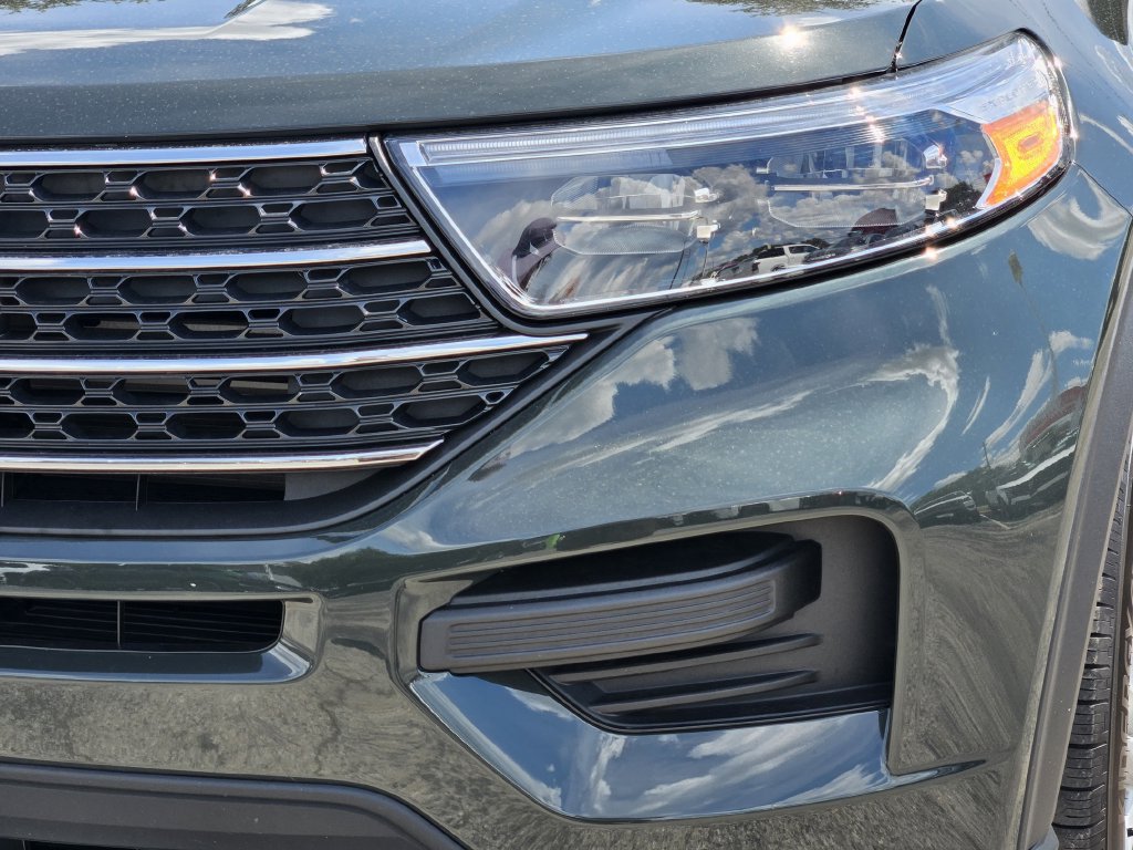 Used 2024 Ford Explorer XLT AWD/4WD image 8
