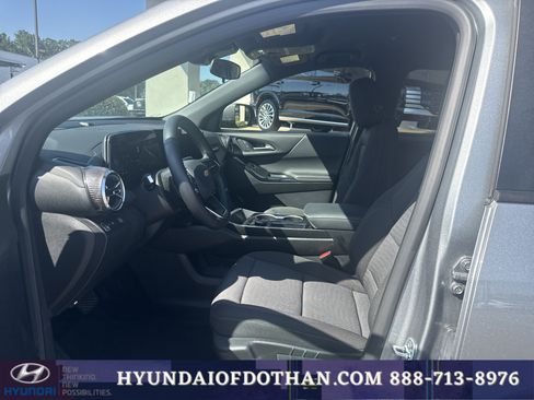 Used 2026 Chevrolet Equinox LT FWD image 10