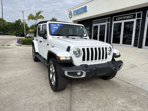 Used 2019 Jeep Wrangler Unlimited Sahara w/ Dual Top Group AWD/4WD image 7