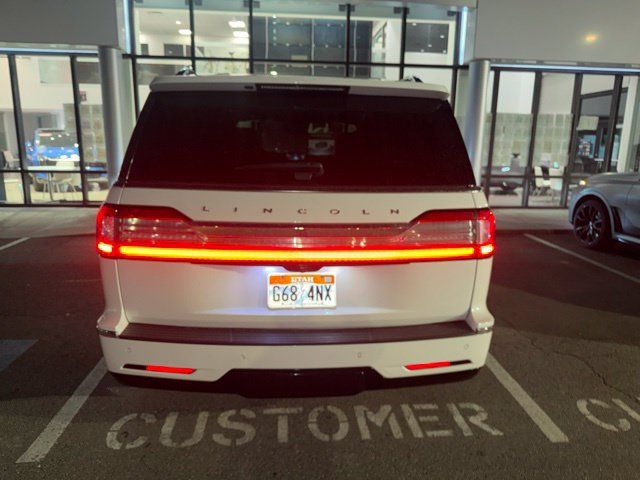 Used 2020 Lincoln Navigator Reserve w/ Equipment Group 208A Reserve AWD/4WD image 3