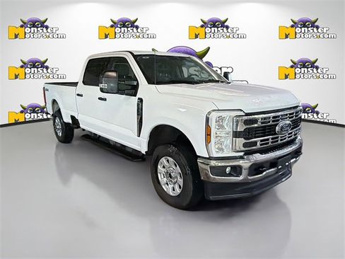 Used 2024 Ford F350 XLT image 3