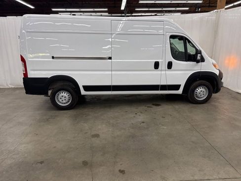 New 2026 RAM ProMaster 2500 w/ Convenience Group image 21