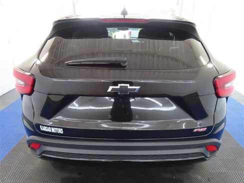 Used 2024 Chevrolet Trax RS FWD image 8