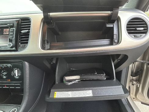 Used 2013 Volkswagen Beetle 2.5 image 35