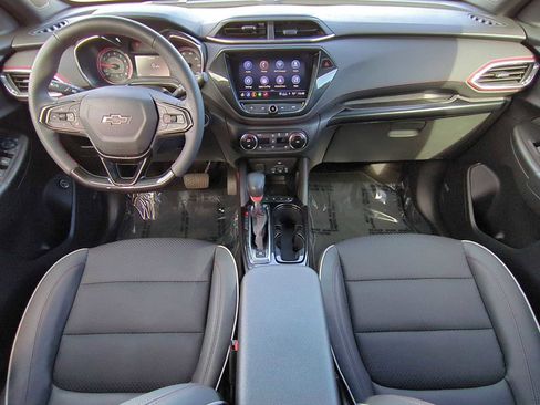 Used 2023 Chevrolet TrailBlazer RS w/ Sun and Liftgate Package image 13