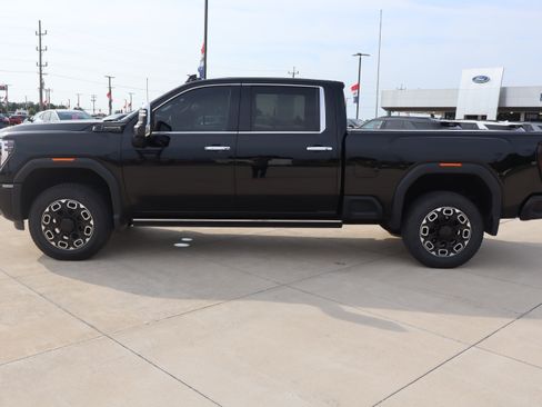 Used 2024 GMC Sierra 2500 Denali Ultimate AWD/4WD image 8