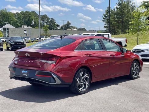 Certified 2025 Hyundai Elantra SEL FWD image 3
