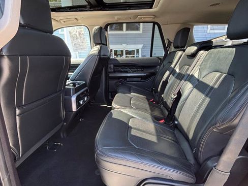 Used 2019 Ford Expedition Platinum AWD/4WD image 36