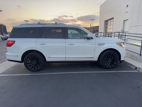 Used 2020 Lincoln Navigator Reserve w/ Equipment Group 208A Reserve AWD/4WD image 10