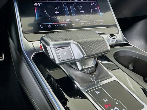 Used 2022 Audi S6 Prestige w/ Prestige Package image 19