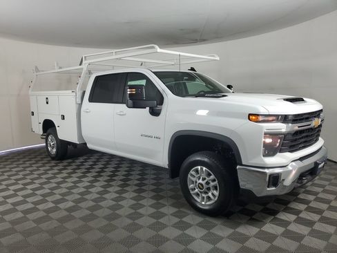 New 2026 Chevrolet Silverado 2500 LT w/ Convenience Package AWD/4WD image 3