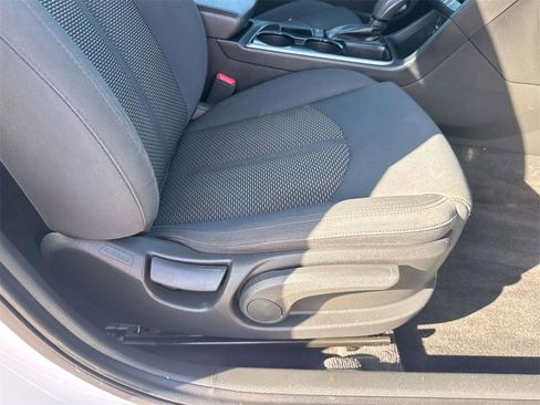 Used 2019 Hyundai Sonata SE image 13
