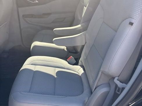 Certified 2023 GMC Acadia SLE w/ Driver Convenience Package AWD/4WD image 6