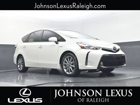 Used 2017 Toyota Prius V Five w/ Advanced Technology Package FWD image 14