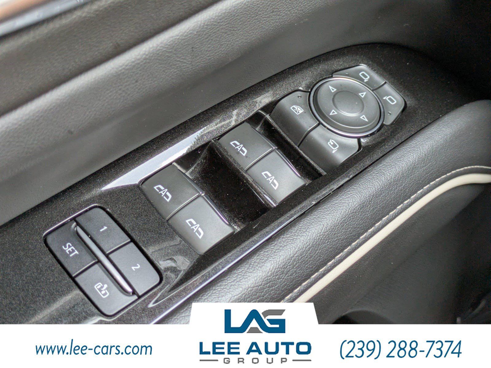 Used 2022 Cadillac Escalade ESV Premium Luxury RWD image 19