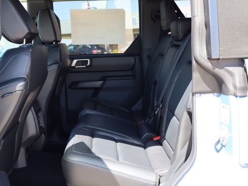 New 2025 Ford Bronco Outer Banks w/ Sasquatch Package image 10