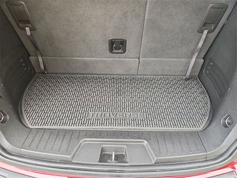 Used 2017 Chevrolet Traverse LT image 23