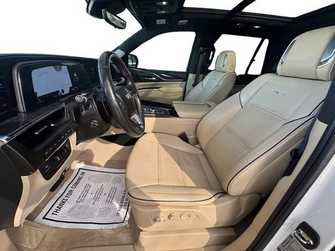 Used 2022 Cadillac Escalade Premium Luxury w/ Performance Package image 10