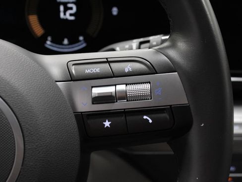 Certified 2025 Hyundai Kona SEL FWD image 31