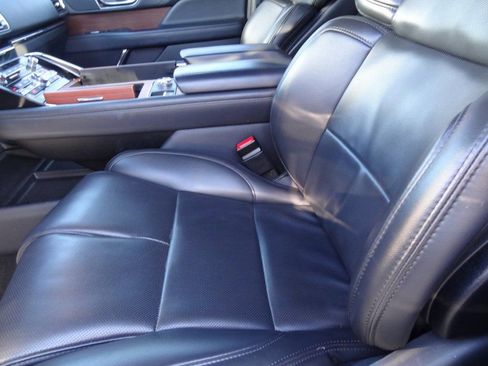 Certified 2024 Lincoln Navigator L 4WD image 4