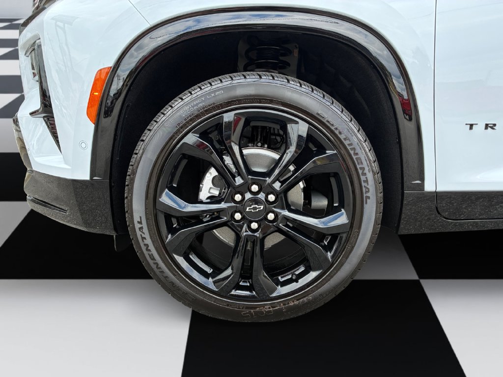 New 2027 Chevrolet Traverse RS w/ LPO, Floor Liner Package AWD/4WD image 14