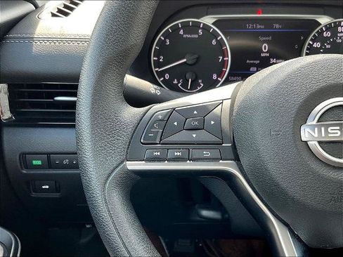 Used 2024 Nissan Sentra SV FWD image 11