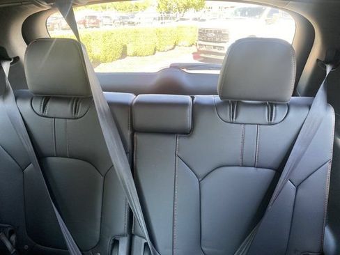 Used 2025 Honda Pilot TrailSport image 12