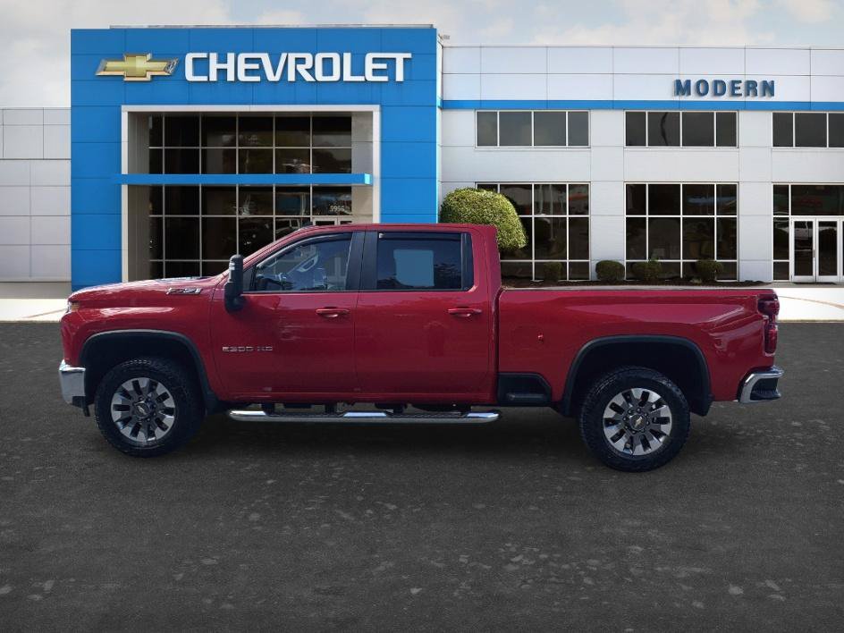 Used 2022 Chevrolet Silverado 2500 LT w/ Convenience Package AWD/4WD image 2