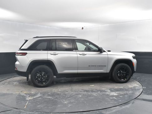 New 2026 Jeep Grand Cherokee Altitude AWD/4WD image 8