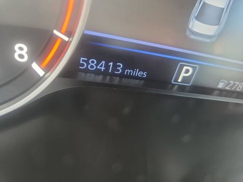 Used 2024 Nissan Altima 2.5 SV FWD image 2