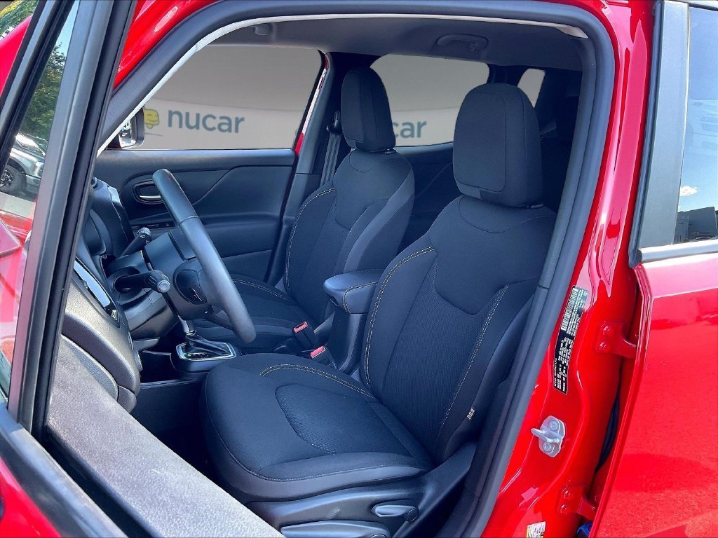 Used 2023 Jeep Renegade Altitude AWD/4WD image 9