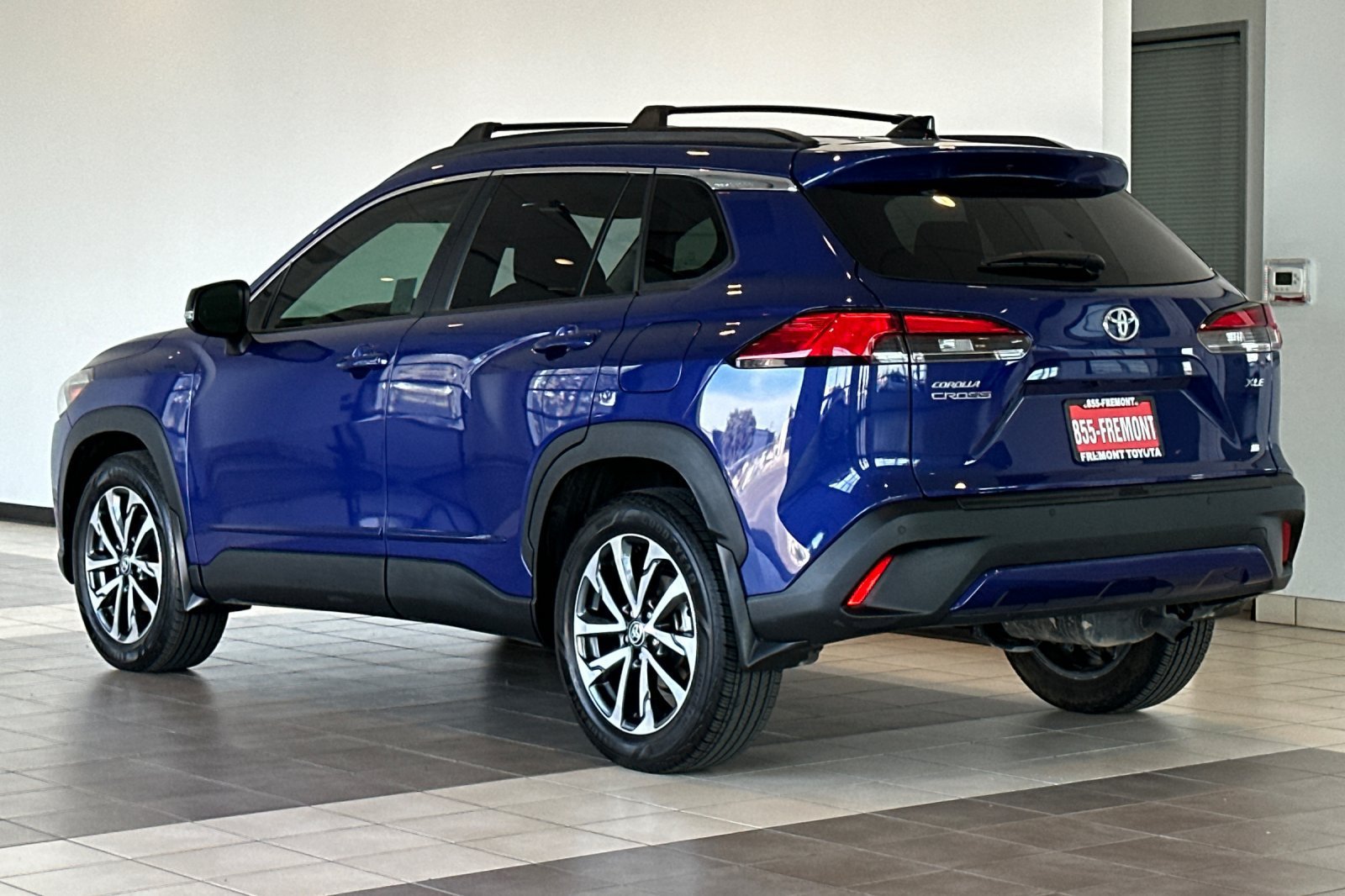 Certified 2025 Toyota Corolla Cross XLE FWD image 6