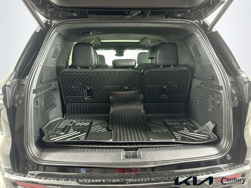Used 2025 Chevrolet Traverse High Country AWD/4WD image 27