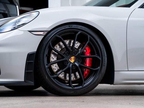 Used 2021 Porsche 718 Boxster Spyder RWD image 5