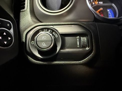 Used 2023 Jeep Gladiator Willys image 21