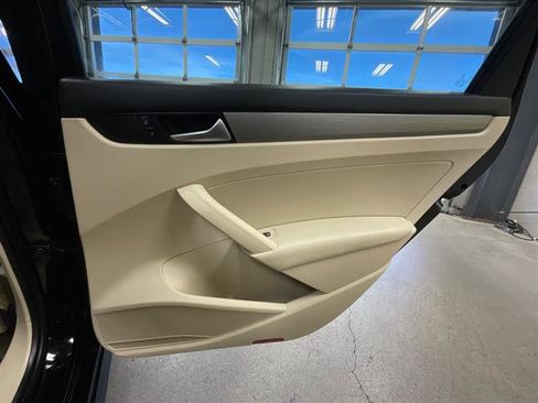 Used 2014 Volkswagen Passat 2.5 SE FWD image 22