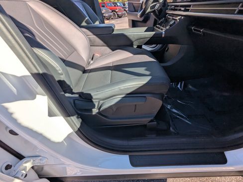 Used 2025 Hyundai Santa Fe SEL image 13