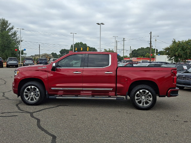 Used 2024 Chevrolet Silverado 1500 High Country w/ Technology Package AWD/4WD image 7