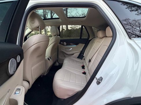 Used 2017 Mercedes-Benz GLC 300 4MATIC image 21