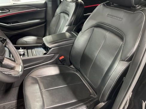 Used 2024 Jeep Grand Cherokee L Overland image 13