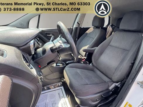 Used 2018 Chevrolet Trax LT AWD/4WD image 9