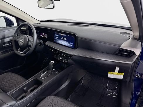 Certified 2025 Nissan Kicks SV image 26